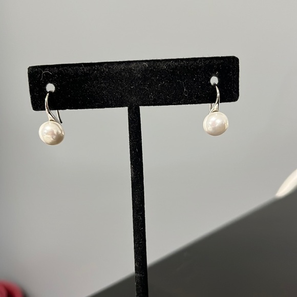 .925 sterling silver and faux pearl earrings - Picture 1 of 4